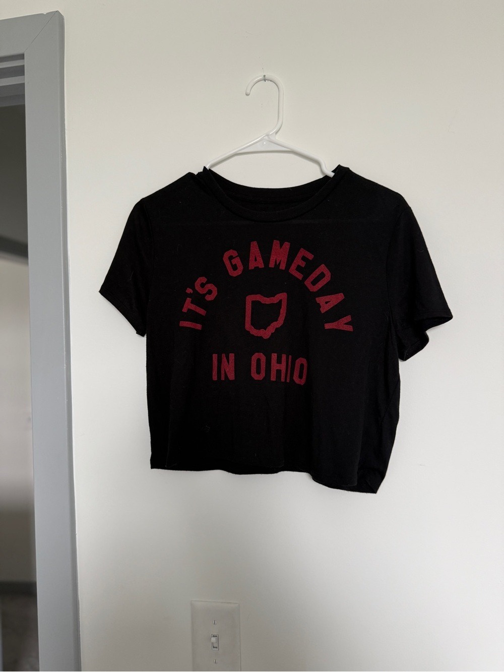 Black "It's Gameday in Ohio" Graphic Tee - Black & Red